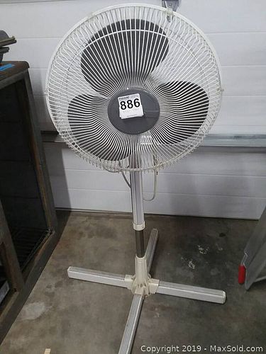 Lot #0886 (1 of 2)