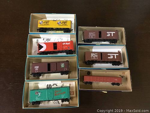 Lot #0023 (1 of 7)