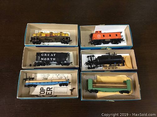 Lot #0024 (1 of 9)