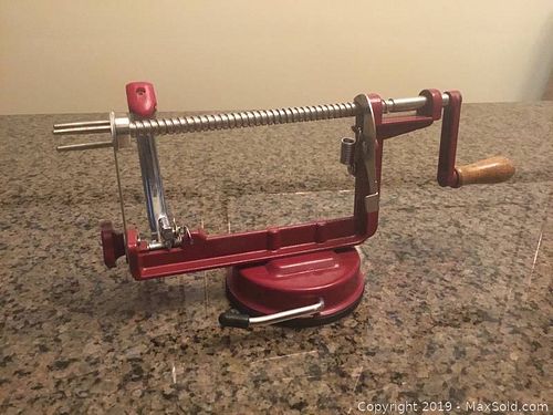 Lot #0121 (1 of 2)