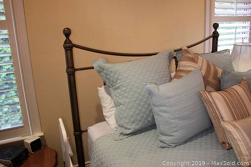 Lot #0765 (1 of 10)