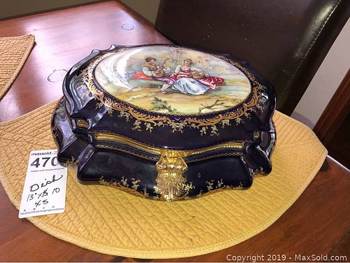 Lot #0470 (1 of 13)