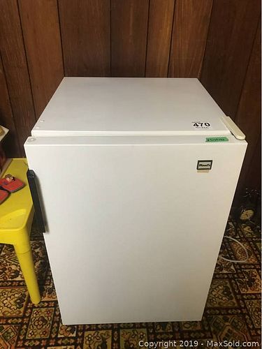 Lot #0470 (1 of 10)