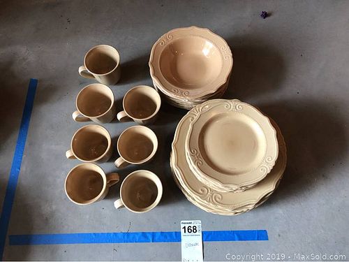 Lot #0168 (1 of 12)