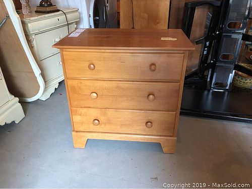 Lot #0174 (1 of 12)