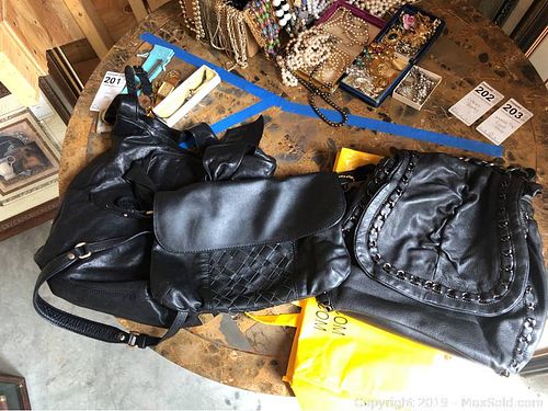 Lot #0200 (1 of 14)