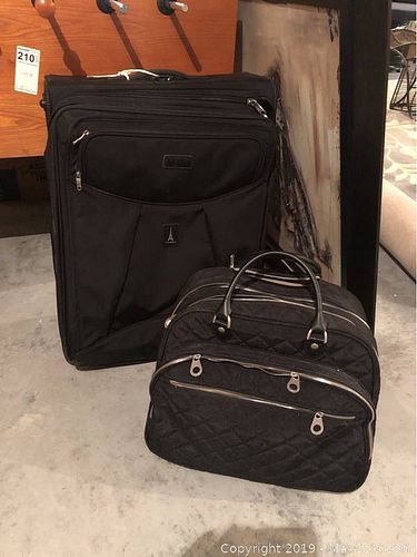 Lot #0210 (1 of 13)