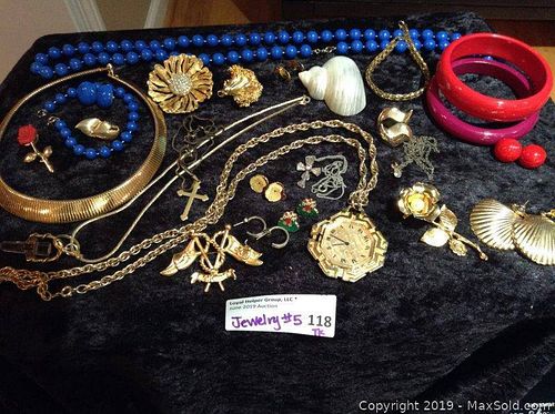 Lot #0118 (1 of 8)