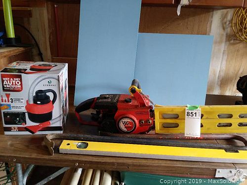 Lot #0851 (1 of 9)