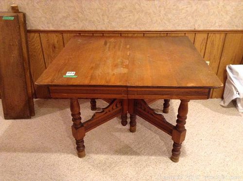 Lot #0904 (1 of 17)