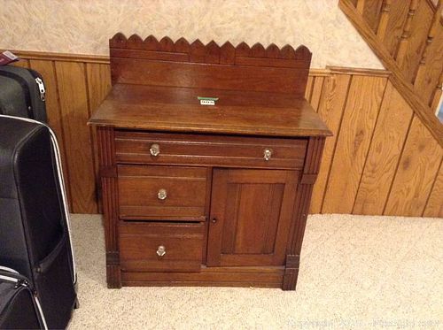 Lot #0905 (1 of 12)