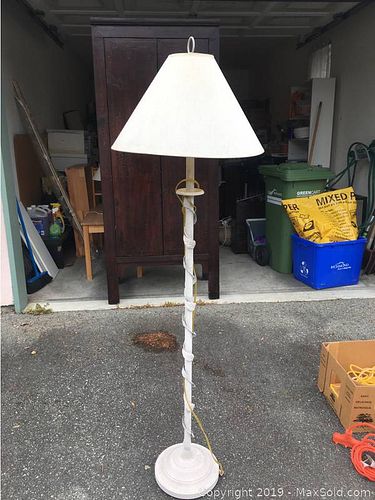 Lot #0009 (1 of 3)