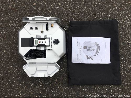 Lot #0015 (1 of 3)