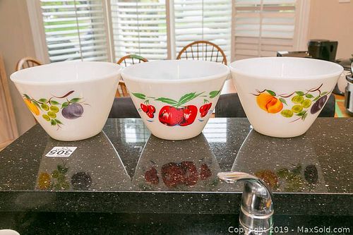 Lot #0305 (1 of 7)