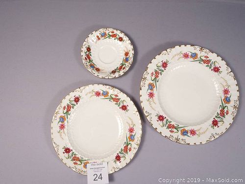 Lot #0024 (1 of 4)