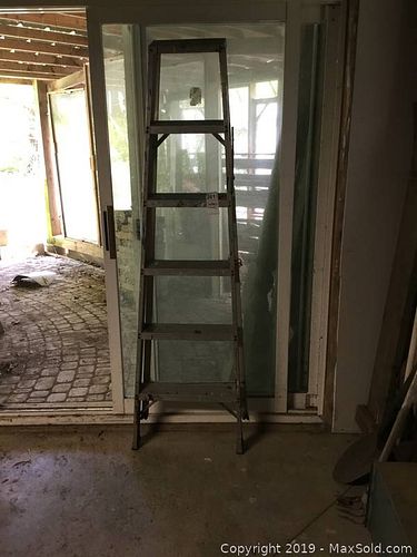 Lot #0281 (1 of 6)