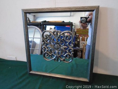 Lot #0025 (1 of 2)