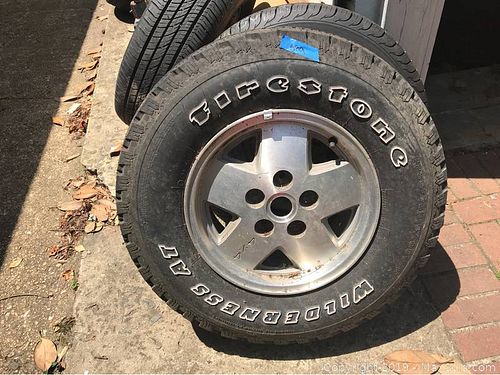 Lot #0589 (1 of 4)