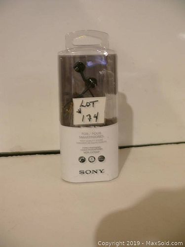 Lot #0174 (1 of 2)