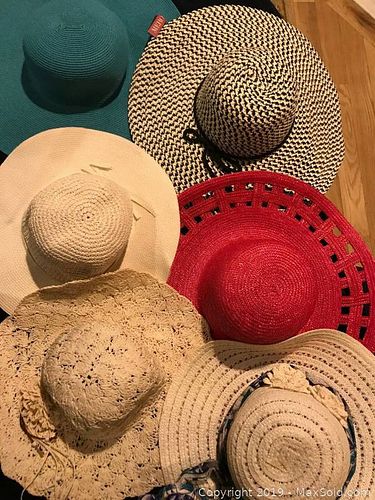 Lot #0070 (1 of 12)