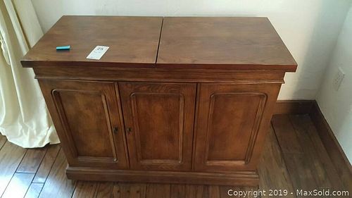 Lot #0025 (1 of 11)