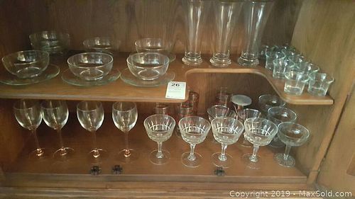 Lot #0026 (1 of 11)
