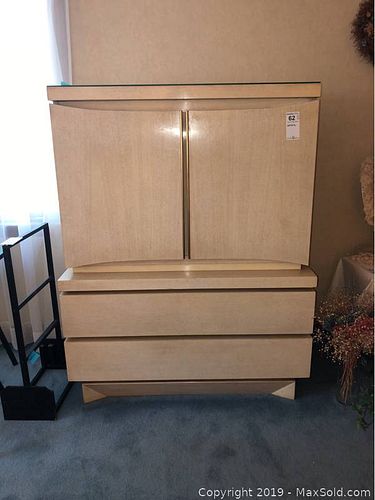 Lot #0062 (1 of 8)
