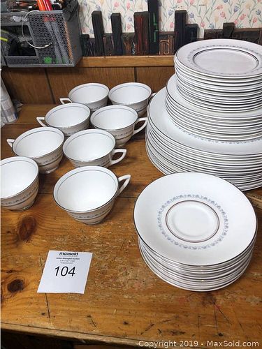 Lot #0104 (1 of 7)