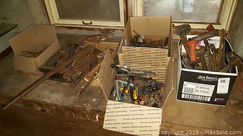 Lot #0026 (1 of 16)
