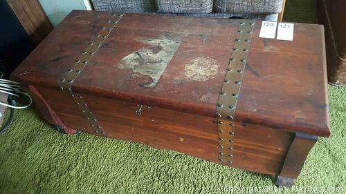Lot #0121 (1 of 10)
