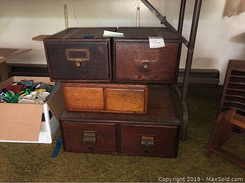 Lot #0132 (1 of 13)