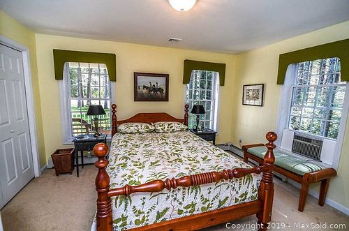 Lot #0410 (1 of 4)