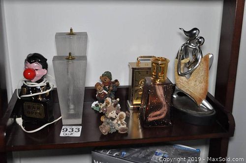 Lot #0933 (1 of 14)