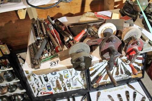 Lot #0237 (1 of 10)