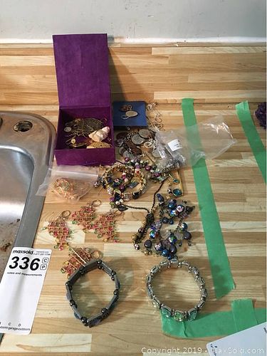 Lot #0336 (1 of 12)