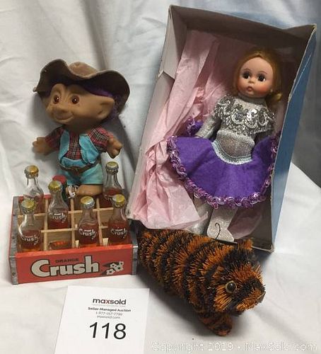 Lot #0118 (1 of 7)