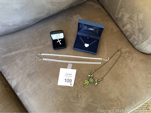 Lot #0109 (1 of 8)