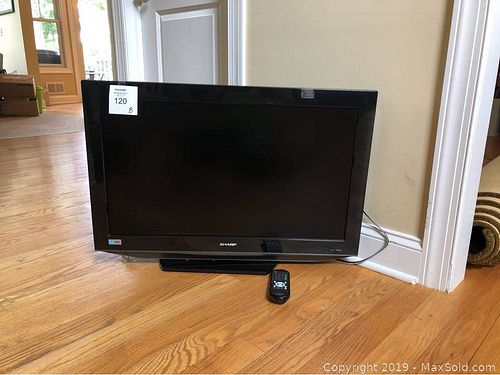 Lot #0120 (1 of 7)