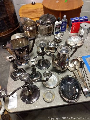 Lot #0002 (1 of 8)