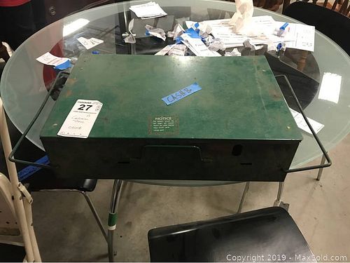 Lot #0027 (1 of 7)