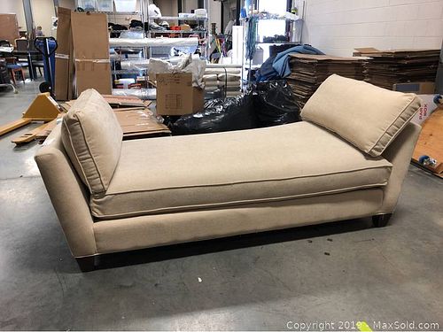 Lot #0131 (1 of 9)