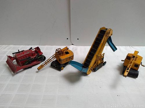 Lot #0046 (1 of 3)