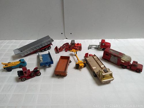 Lot #0050 (1 of 3)