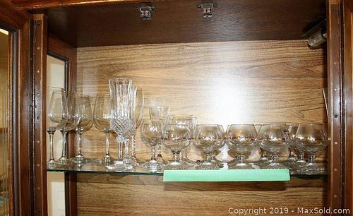 Lot #0286 (1 of 9)