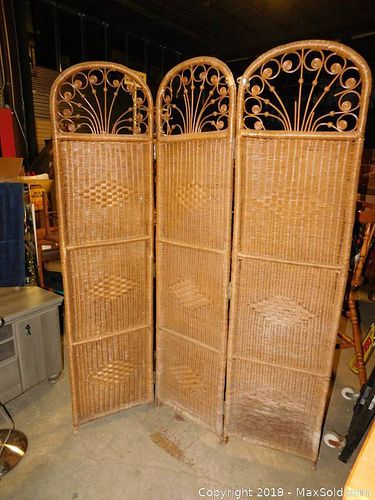 Lot #0587 (1 of 5)