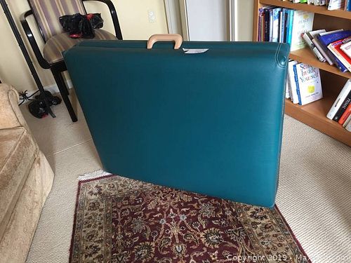 Lot #0076 (1 of 8)