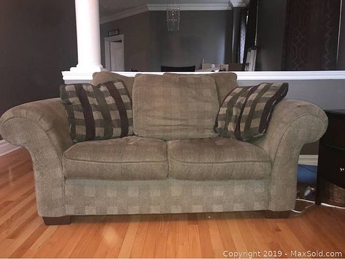 Lot #0004 (1 of 4)