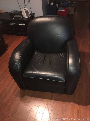 Lot #0025 (1 of 2)