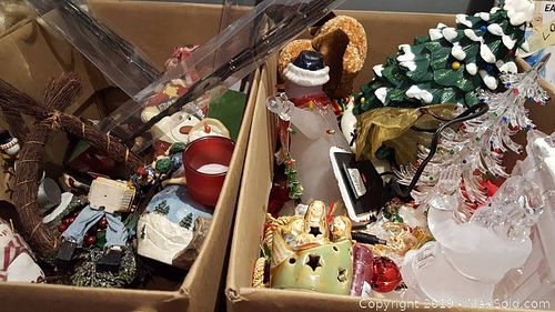 Lot #0033 (1 of 13)