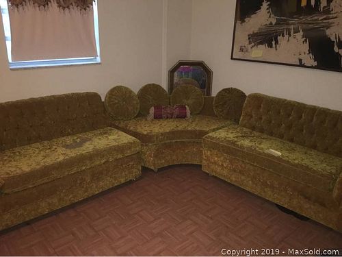 Lot #0748 (1 of 9)